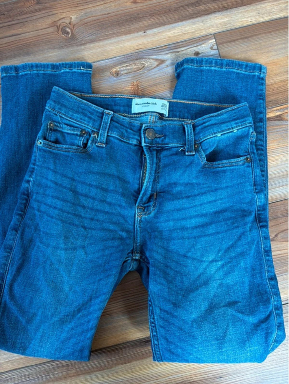 Youth Abercrombie Kids Straight Jeans size boys 11/12 Regular. Inseam is 25in